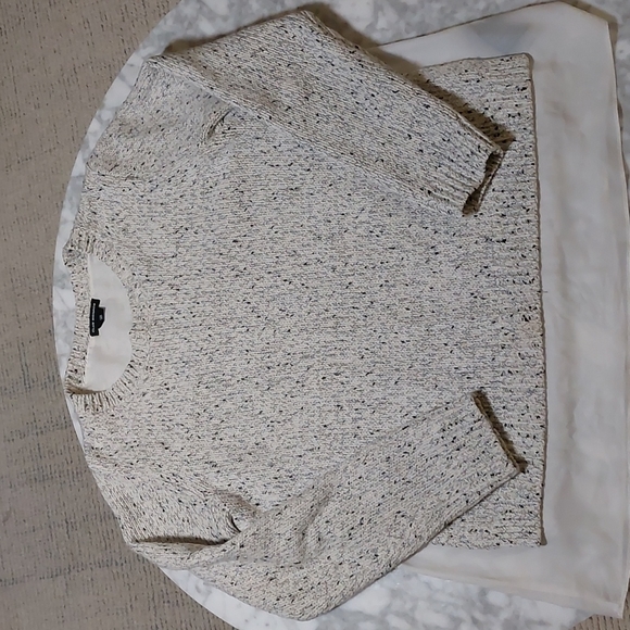 Club Monaco Kaelane sweater with free necklace - Picture 3 of 9